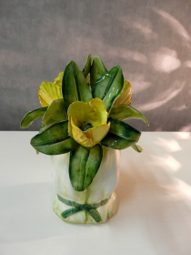 Цветочная композиция "Желтые тюльпаны", керамика, роспись